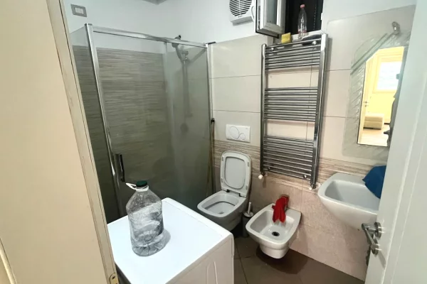 Shtepi me qera Apartament ne Tirane, 2+1, Mobilimi E mobiluar, Pagesa 550  Euro.