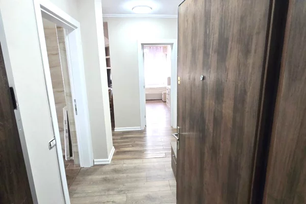 Shtepi me qera Apartament ne Tirane, 2+1, Mobilimi E mobiluar, Pagesa 800  Euro.