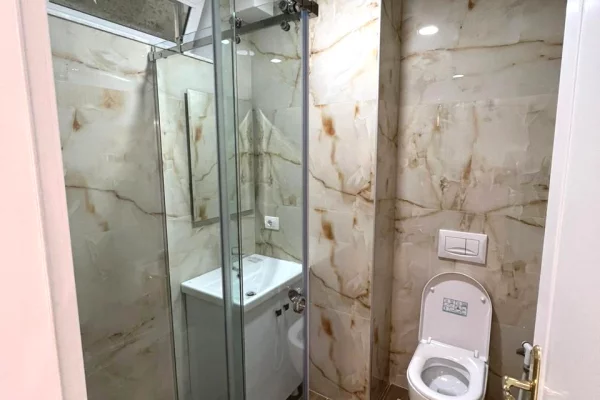 Shtepi me qera 2+1 ne Tirane - 1,200 Euro