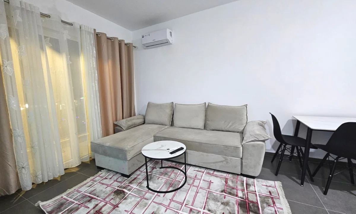 Shtepi me qera Apartament ne Tirane, 2+1, Mobilimi E mobiluar, Pagesa 550  Euro.