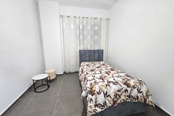 Shtepi me qera Apartament ne Tirane, 2+1, Mobilimi E mobiluar, Pagesa 550  Euro.