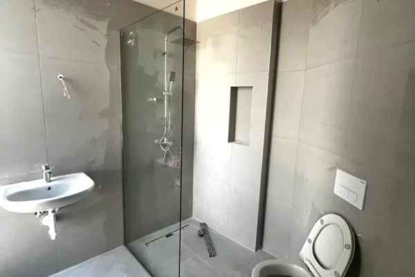 Shtepi me qera Vila Luksoze ne Tirane, 3+1, Mobilimi E mobiluar, Pagesa 5,000  Euro.