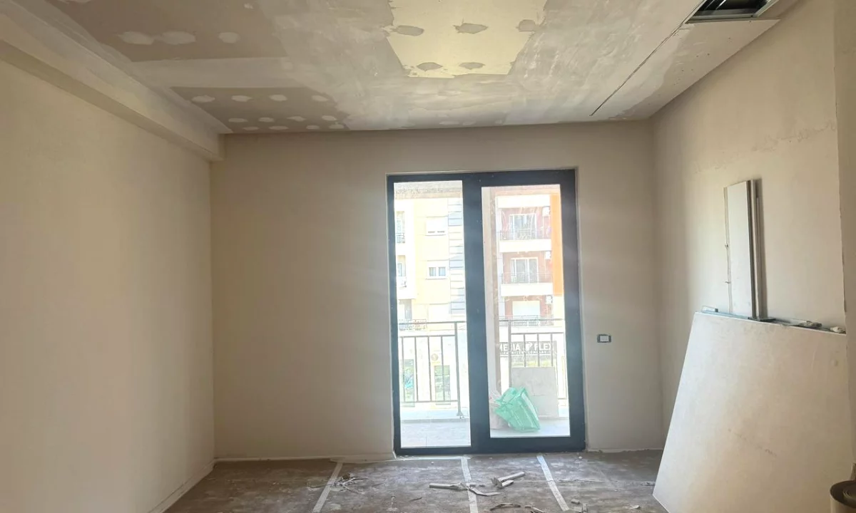 Shtepi me qera Apartament ne Tirane, 1+1, Mobilimi Bosh, pa mobiluar, Pagesa 55,000  Leke.