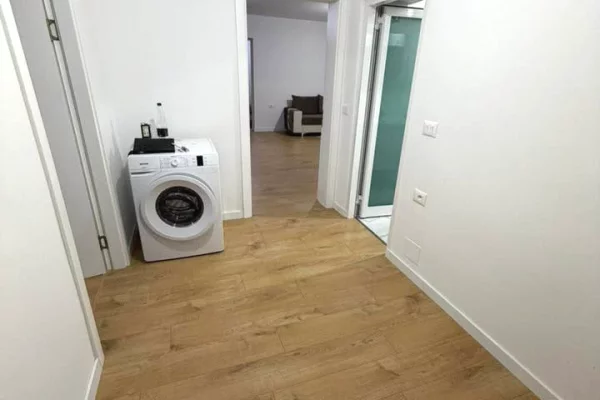 Shtepi me qera Apartament ne Tirane, 3+1, Mobilimi E mobiluar, Pagesa 50,000  Leke.