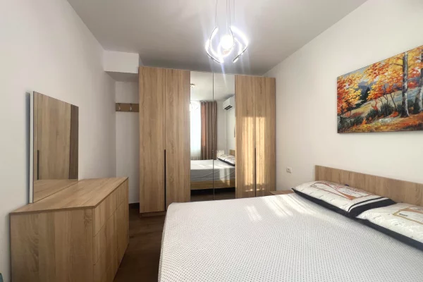 Shtepi me qera Apartament ne Tirane, Garsoniere, Mobilimi E mobiluar, Pagesa 50,000  Leke.