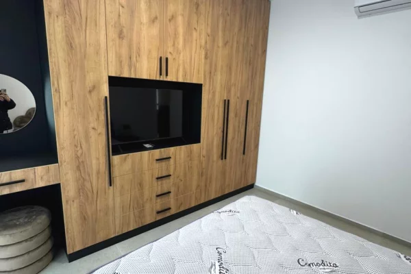 Shtepi me qera Apartament ne Tirane, 2+1, Mobilimi E mobiluar, Pagesa 1,300  Euro.