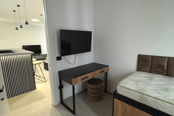 Shtepi me qera Apartament ne Tirane, 2+1, Mobilimi E mobiluar, Pagesa 1,300  Euro.