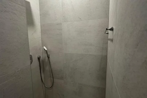 Shtepi me qera 2+1 ne Tirane - 1,200 Euro