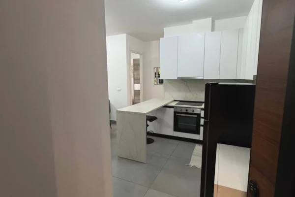 Shtepi me qera Apartament ne Tirane, 2+1, Mobilimi E mobiluar, Pagesa 1,200  Euro.