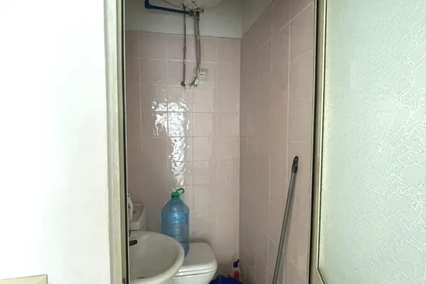 Shitet Dyqan ne Astir 