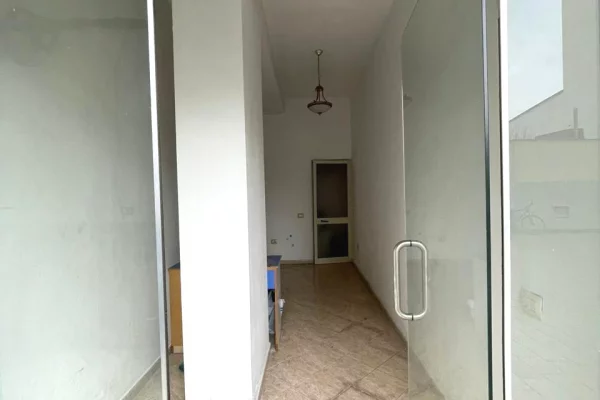 Shitet Dyqan ne Astir 