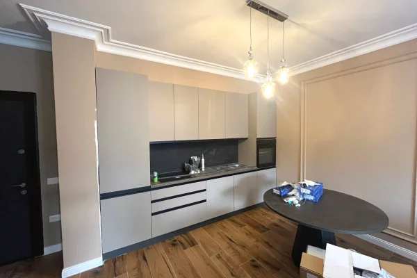 Shtepi me qera Apartament ne Tirane, 2+1, Mobilimi E mobiluar, Pagesa 1,200  Euro.