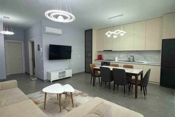 Shtepi me qera 2+1 ne Tirane - 70,000 Leke