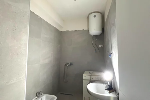 Shtepi me qera 1+1 ne Tirane - 450 Euro