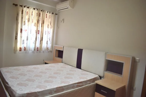 Shtepi me qera Apartament ne Tirane, 3+1, Mobilimi E mobiluar, Pagesa 65,000  Leke.