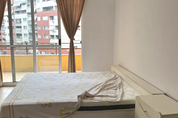 Shtepi me qera Apartament ne Tirane, 2+1, Mobilimi E mobiluar, Pagesa 450  Euro.