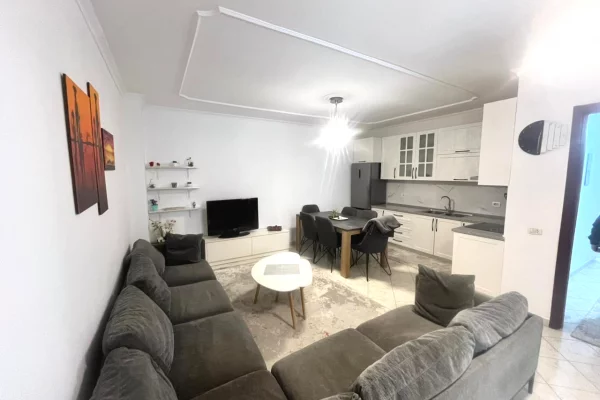 Jepet me Qera Apartament 2+1 ne Astir