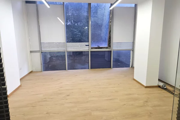 Ambient biznesi me qera 1+1 ne Tirane - 600 Euro