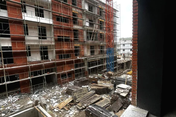 Shtepi ne shitje Apartament ne Tirane, 2+1, Mobilimi Bosh, pa mobiluar, Pagesa 120,000  Euro.