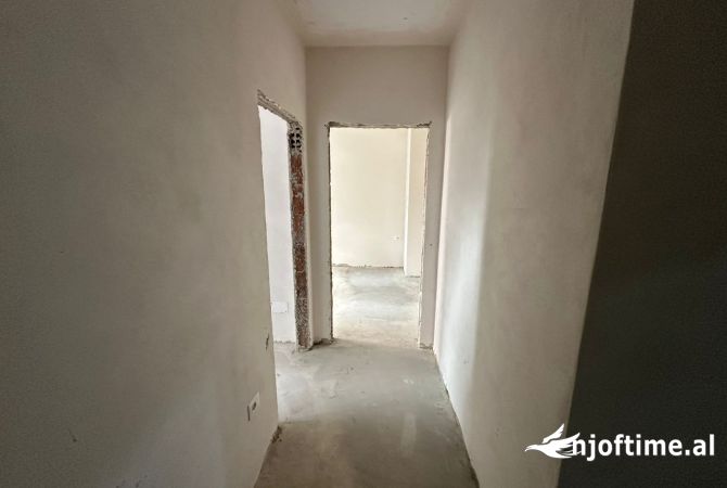 Shtepi ne shitje 1+1 ne Tirane - 120,000 Euro
