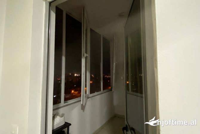 Shtepi ne shitje Apartament ne Tirane, 1+1, Mobilimi E mobiluar, Pagesa 73,000  Euro.