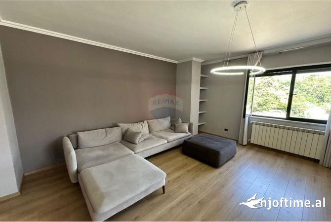 Shtepi me qera 3+1 ne Tirane - 1,300 Euro