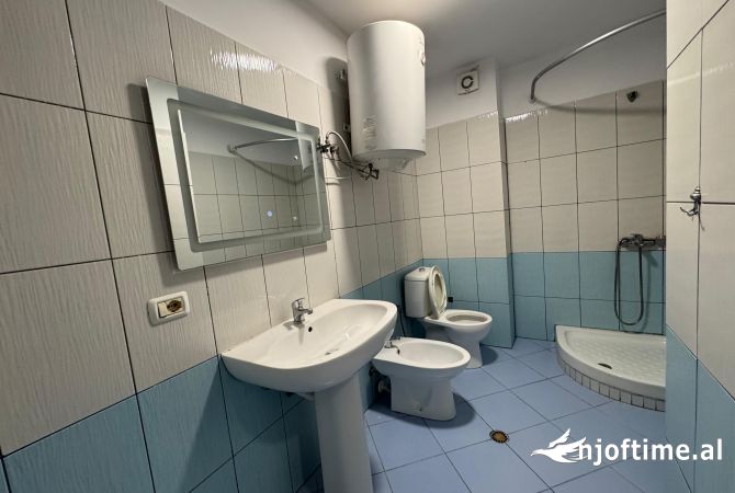 Shtepi ne shitje Apartament ne Tirane, 1+1, Mobilimi E mobiluar, Pagesa 80,000  Euro.