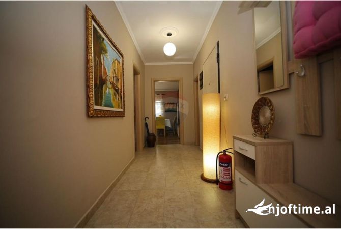 Shtepi me qera Apartament ne Tirane, 2+1, Mobilimi E mobiluar, Pagesa 701  Euro.