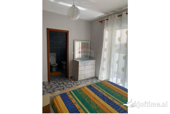Shtepi ne shitje Apartament ne Tirane, 2+1, Mobilimi E mobiluar, Pagesa 248,000  Euro.