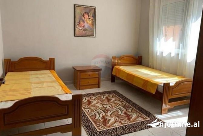 Shtepi ne shitje Apartament ne Tirane, 2+1, Mobilimi E mobiluar, Pagesa 248,000  Euro.