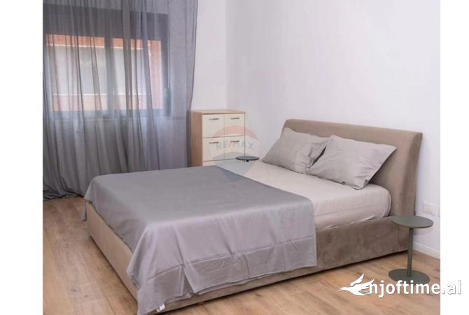 Shtepi ne shitje Apartament ne Tirane, 3+1, Mobilimi E mobiluar, Pagesa 350,001  Euro.