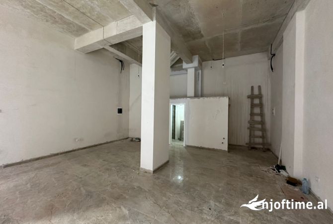 Ambient biznesi me qera 1+1 ne Tirane - 1,000 Euro