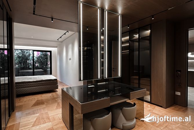 Shtepi ne shitje Apartament ne Tirane, 2+1, Mobilimi E mobiluar, Pagesa 1,290,000  Euro.