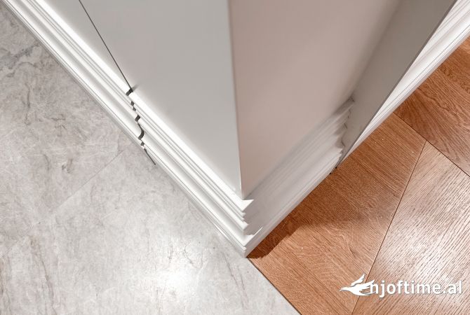 Shtepi ne shitje Apartament ne Tirane, 2+1, Mobilimi E mobiluar, Pagesa 1,290,000  Euro.