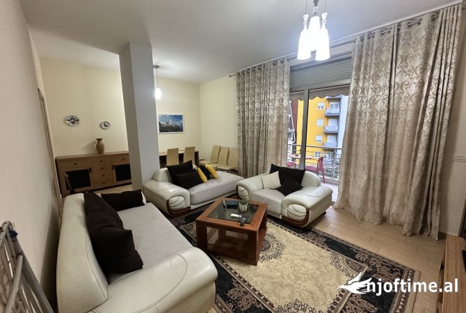 Shtepi me qera 3+1 ne Tirane - 1,400 Euro