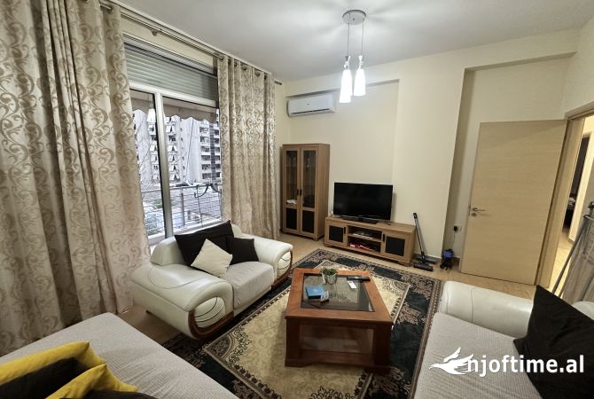 Shtepi me qera 3+1 ne Tirane - 1,400 Euro