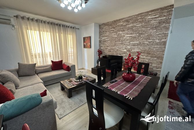 Shtepi me qera 2+1 ne Tirane - 550 Euro