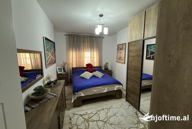 Shtepi me qera Apartament ne Tirane, 2+1, Mobilimi E mobiluar, Pagesa 550  Euro.