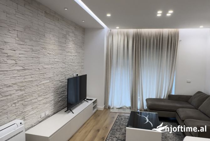 Shtepi me qera 2+1 ne Tirane - 901 Euro