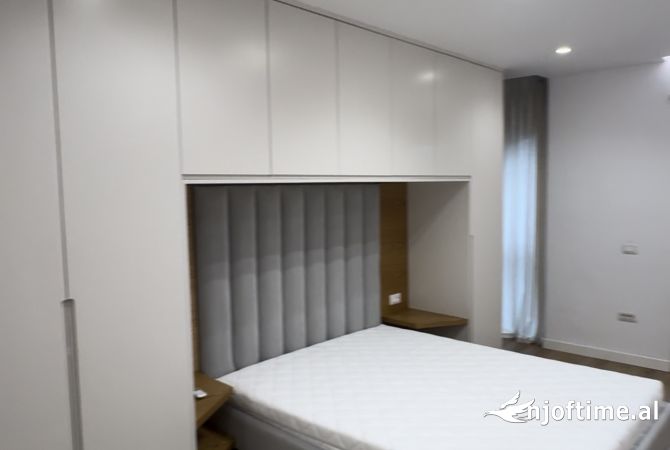 Shtepi me qera Apartament ne Tirane, 2+1, Mobilimi E mobiluar, Pagesa 901  Euro.