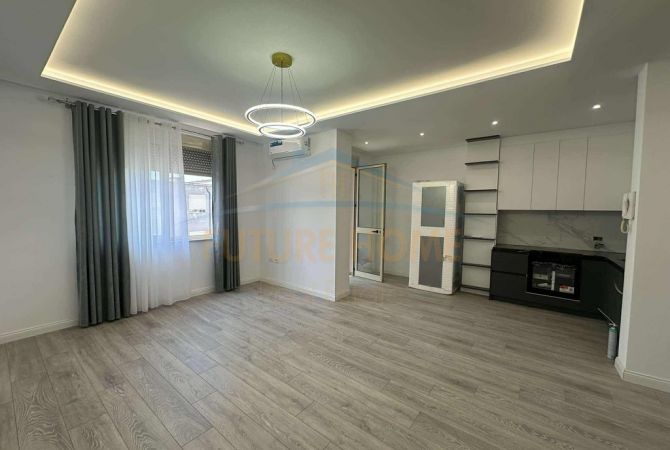 Shtepi ne shitje Apartament ne Tirane, 2+1, Mobilimi Bosh, pa mobiluar, Pagesa 135,001  Euro.