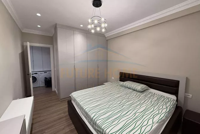 Shtepi me qera Apartament ne Tirane, 3+1, Mobilimi E mobiluar, Pagesa 1,100  Euro.