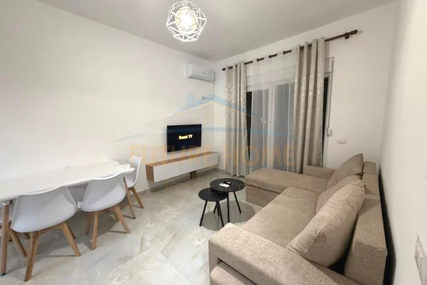Shtepi me qera Apartament ne Tirane, 1+1, Mobilimi E mobiluar, Pagesa 521  Euro.