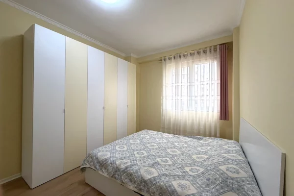 Shtepi me qera 2+1 ne Tirane - 57,000 Leke