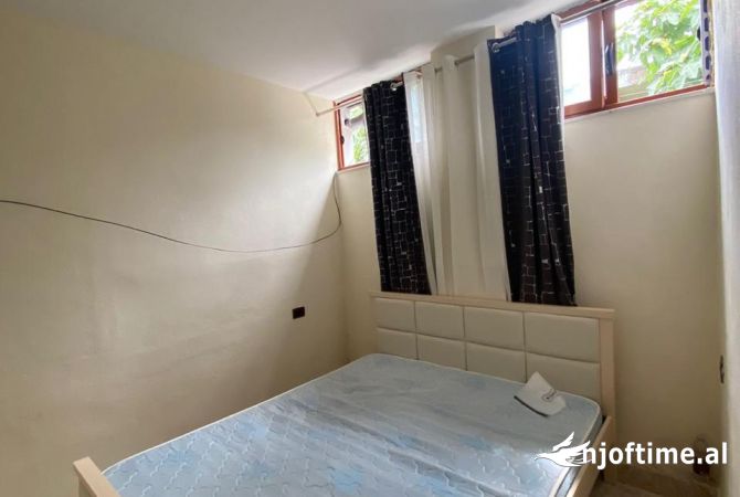 Shtepi me qera Apartament ne Tirane, 1+1, Mobilimi E mobiluar, Pagesa 35,000  Leke.