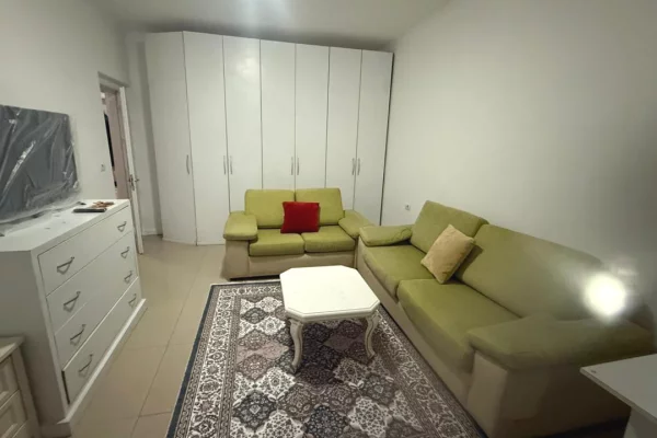 Shtepi me qera Apartament ne Tirane, 2+1, Mobilimi E mobiluar, Pagesa 550  Euro.