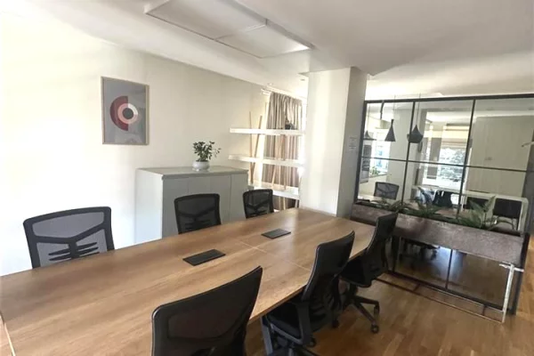 🏢 Zyre Moderne me Qira  – Blloku, Tirane