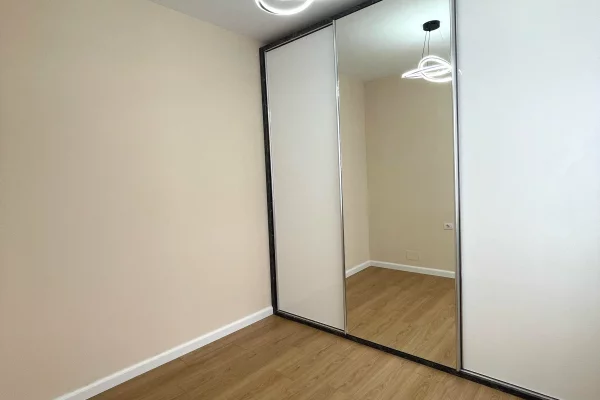 Shtepi ne shitje Apartament ne Tirane, 2+1, Mobilimi E mobiluar, Pagesa 143,000  Euro.