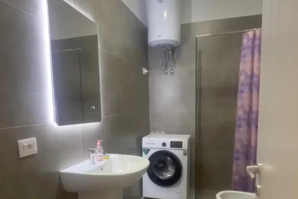 Shtepi me qera Apartament ne Tirane, 2+1, Mobilimi E mobiluar, Pagesa 600  Euro.