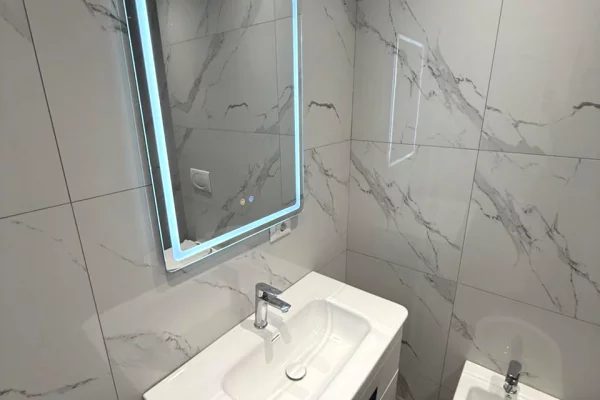 Shtepi ne shitje Apartament ne Tirane, 1+1, Mobilimi E mobiluar, Pagesa 178,000  Euro.